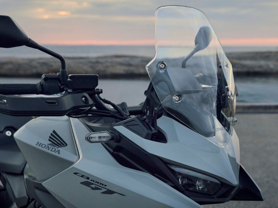 Honda�CB1000GT 2026 - frente