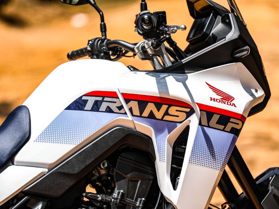 Honda�XL750V Transalp 2026 - escapamentos