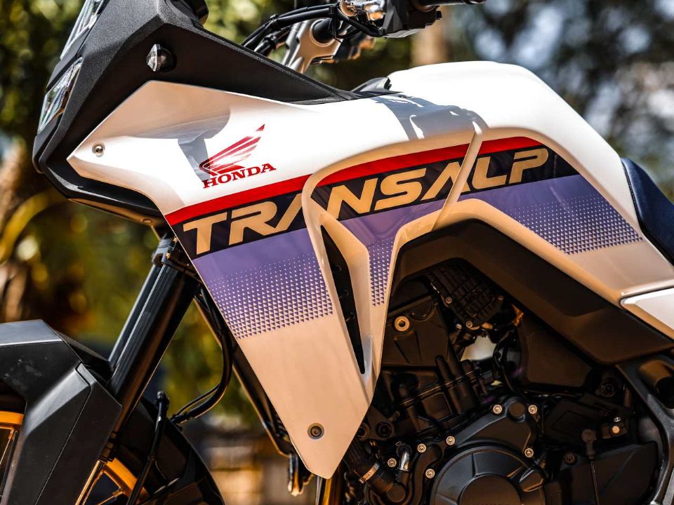 Honda�XL750V Transalp 2026 - escapamentos