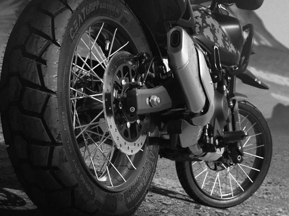 Royal Enfield Himalayan 450 Mana Black