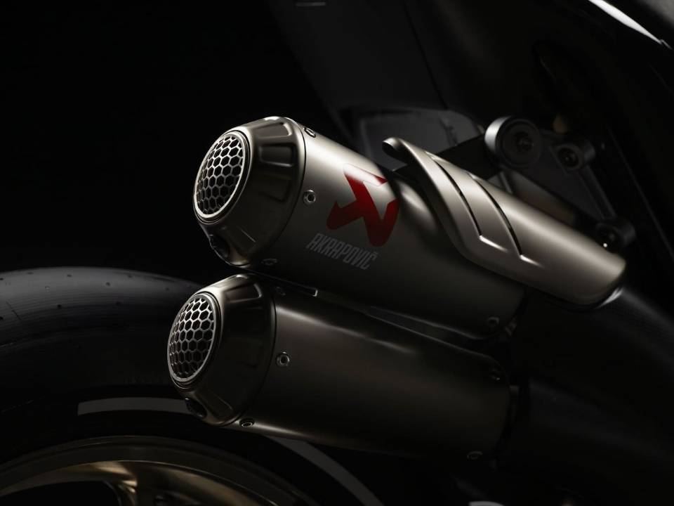 CFMoto V4 SR-RR