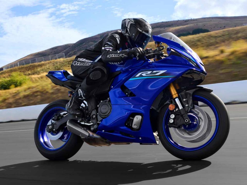 Yamaha R7 2026