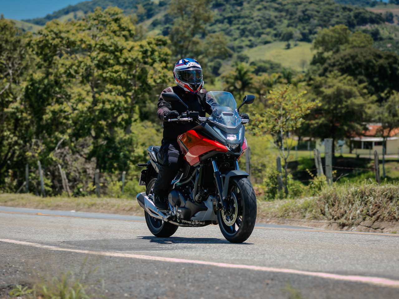 Honda�NC 750X 2026 - 3/4 frente