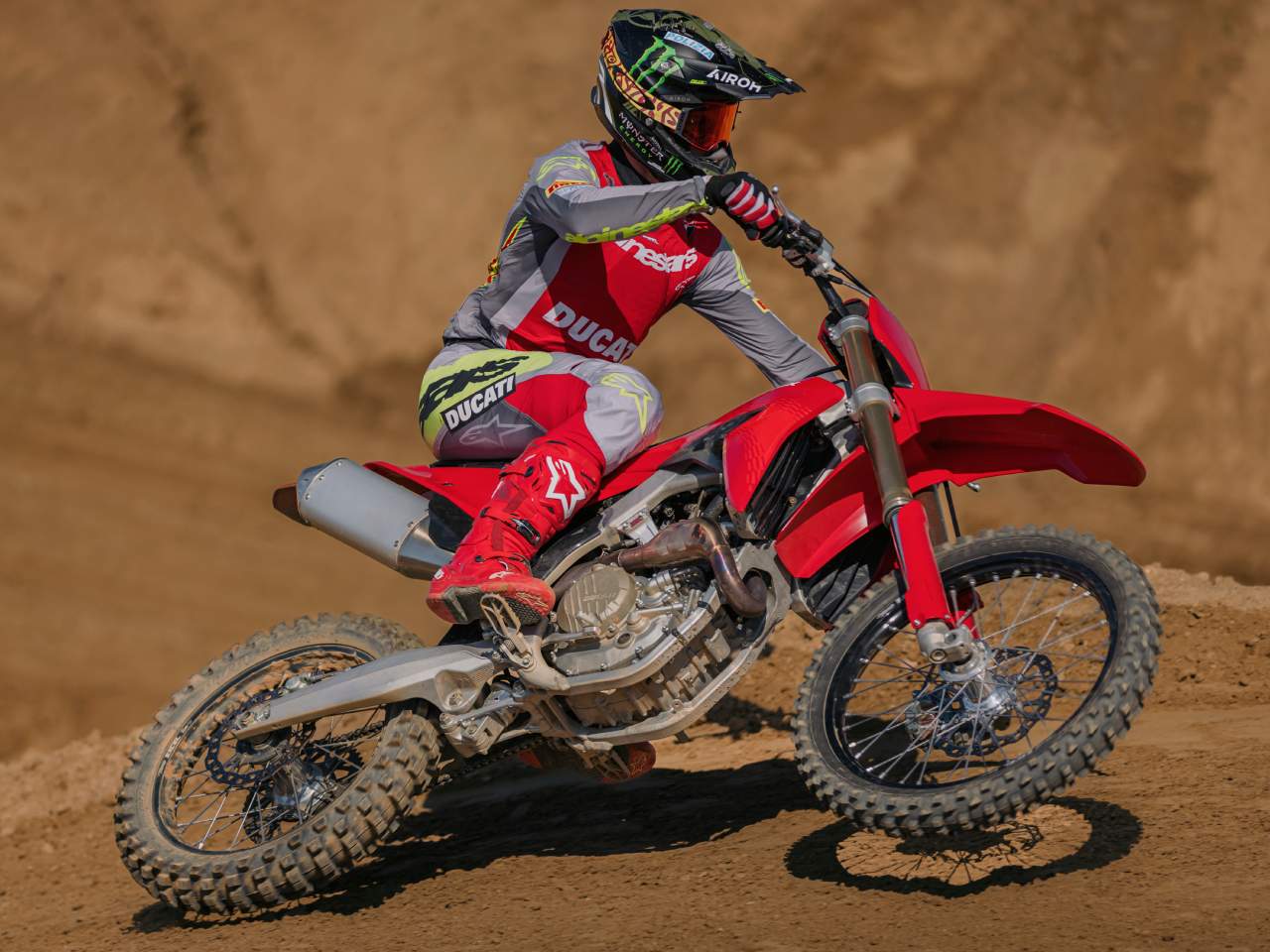 Ducati Desmo450 MX 2026 - lateral