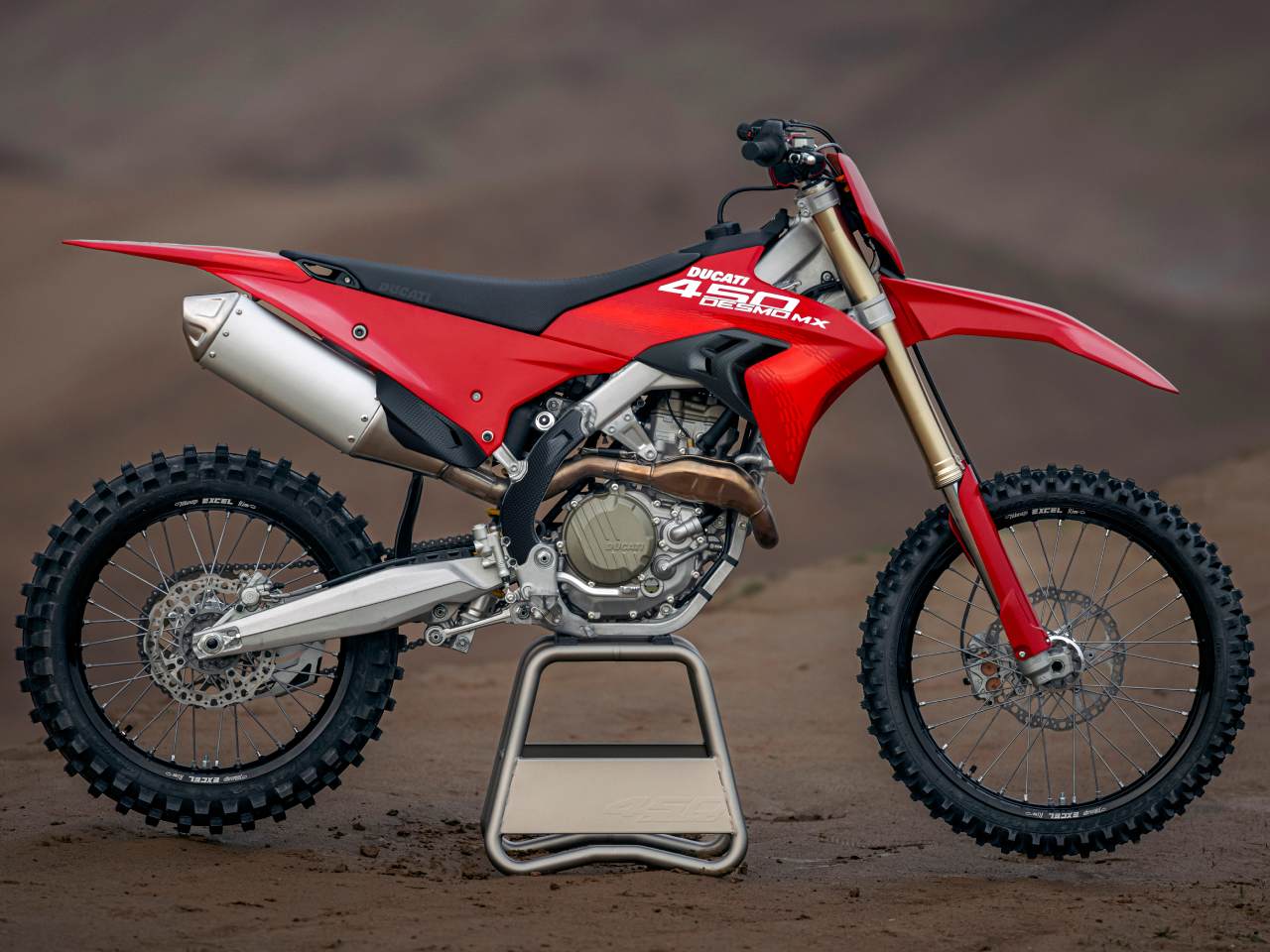 Ducati Desmo450 MX 2026 - lateral