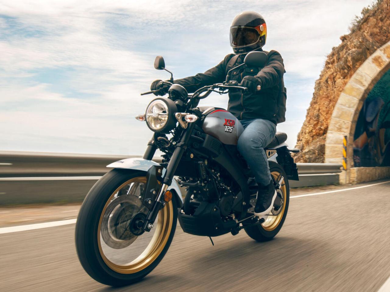 Yamaha XSR125 Legacy 2025 - 3/4 frente