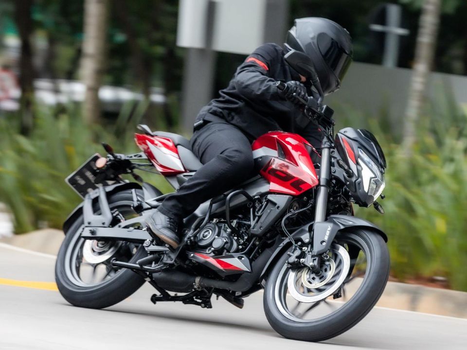 Bajaj Dominar 160 2026 - 3/4 frente