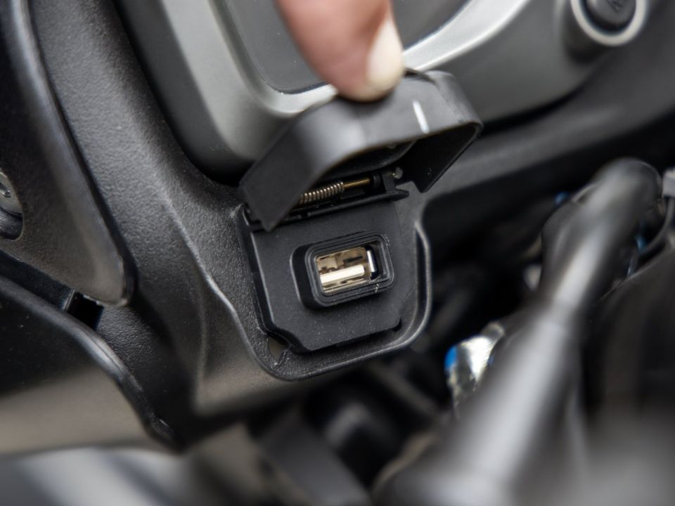 Bajaj Dominar 160 2026 - escapamentos