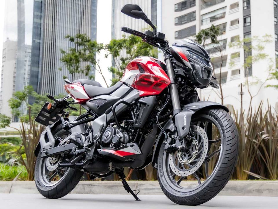 Bajaj Dominar 160 2026