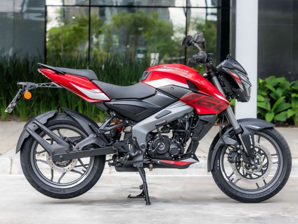 Bajaj Dominar 160 2026 - lateral