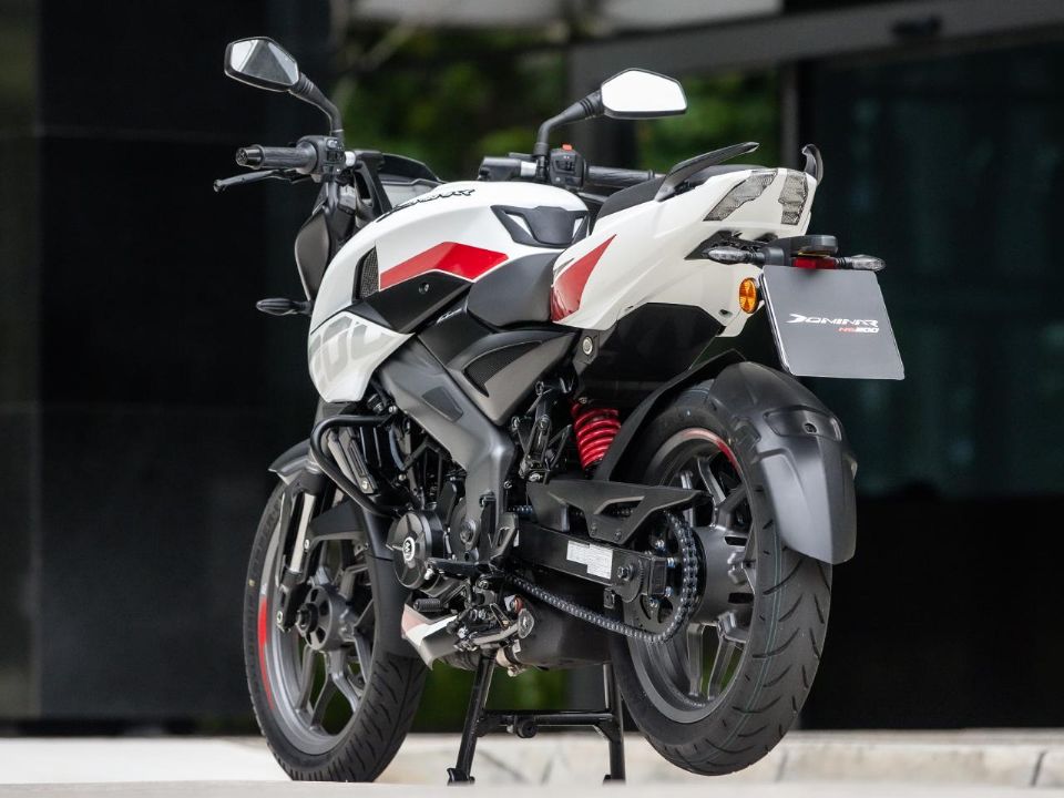Bajaj Dominar 200 2026 - 3/4 traseira