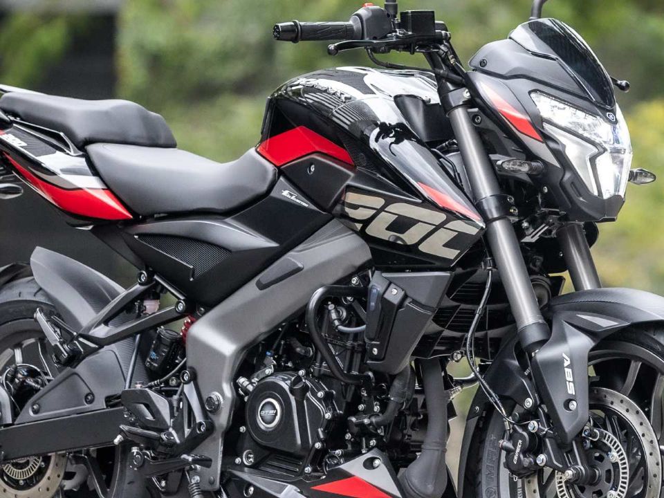 Bajaj Dominar 200 2026 - 3/4 frente