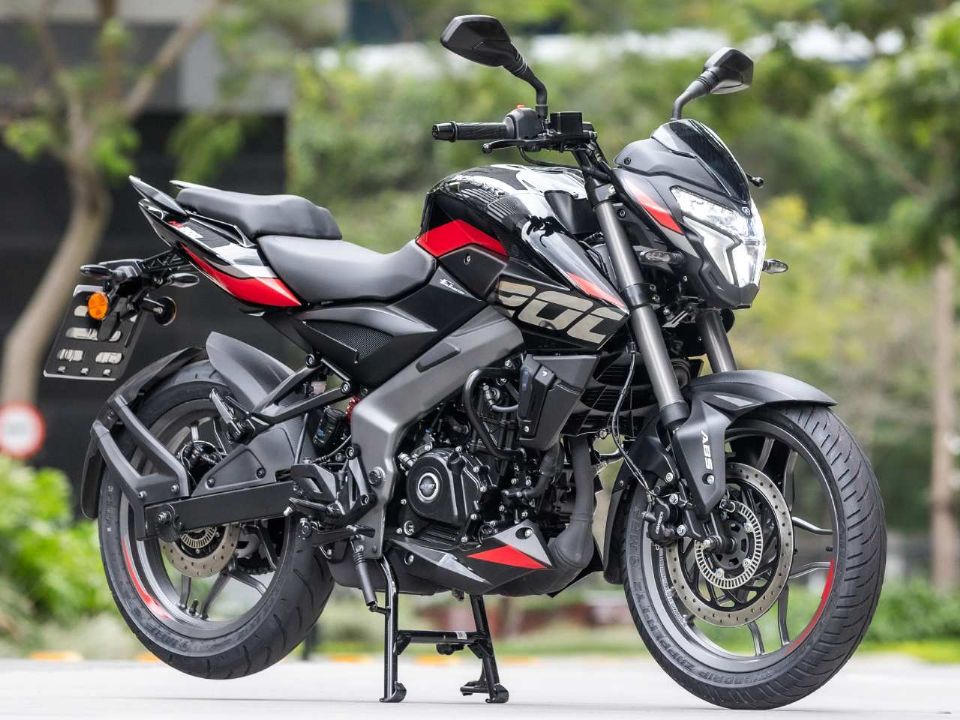 Bajaj Dominar 200 2026 - 3/4 frente