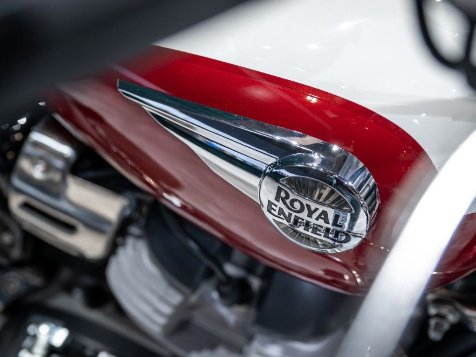 Royal Enfield Super Meteor 650 2025 - lateral