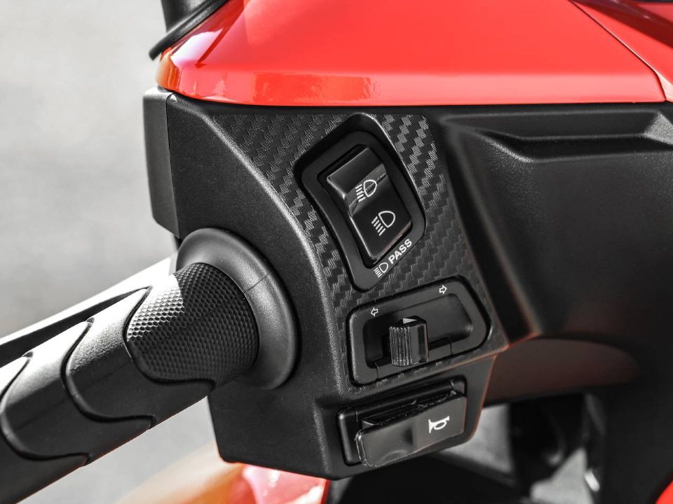 Honda�Elite 125 2026 - escapamentos