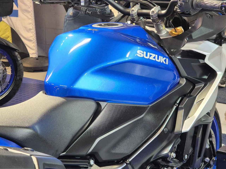 Suzuki�GSX-S1000GX 2025 - escapamentos