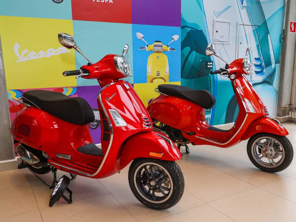 Vespas GTS 300 e Primavera 150