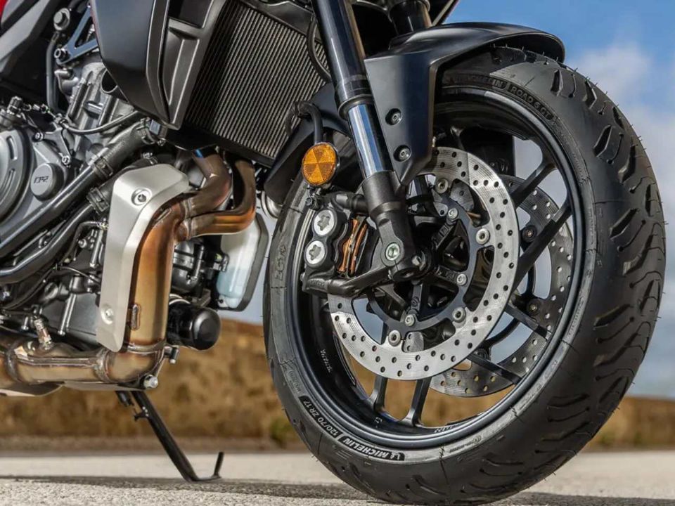 Yamaha�Tracer 7 2025 - frente