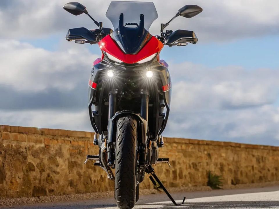 Yamaha�Tracer 7 2025 - frente