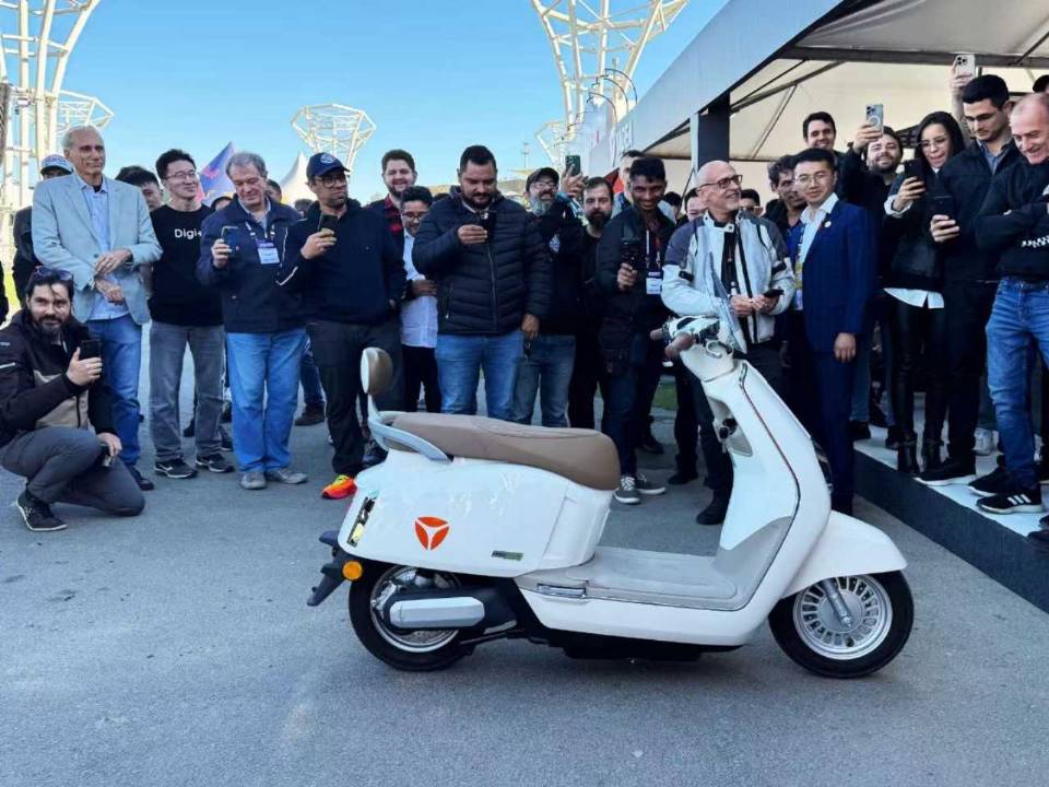 Yadea mostrou moto autônoma no Festival Interlagos 2025