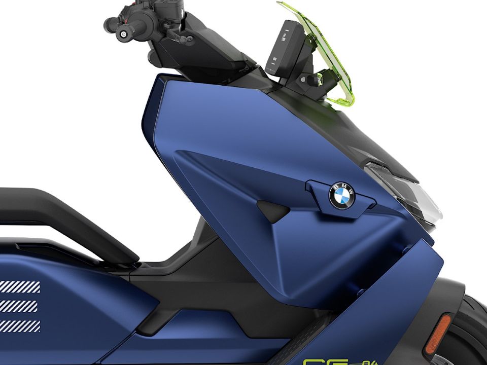 BMW�CE 04 2026 - lateral