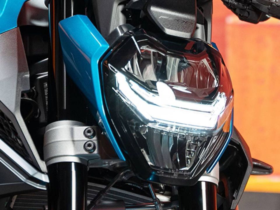 BMW�F 900 R 2026 - 3/4 frente