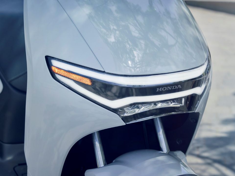 Honda�CUV e 2025 - frente