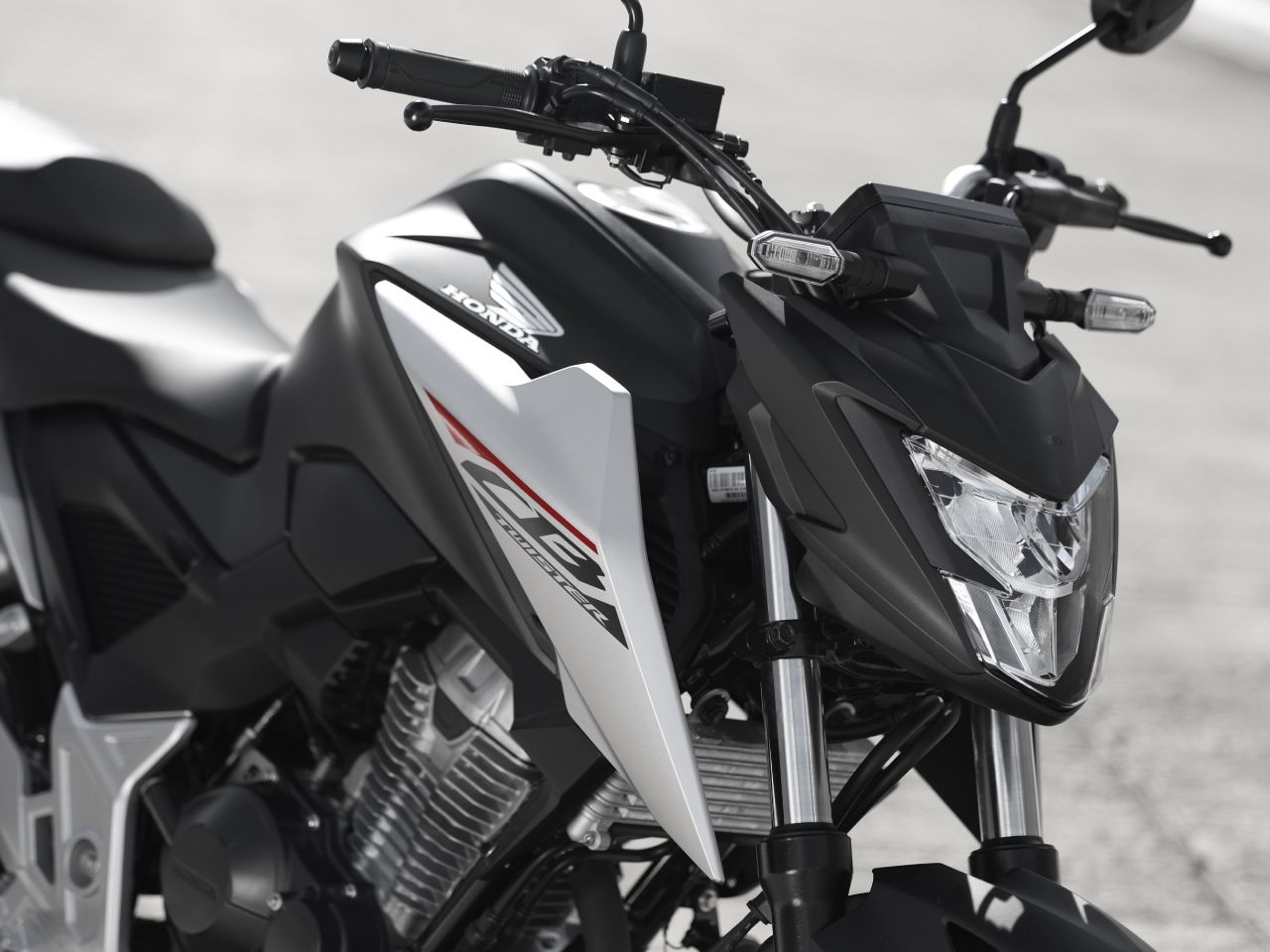 Honda�CB 300F Twister 2026 - 3/4 frente
