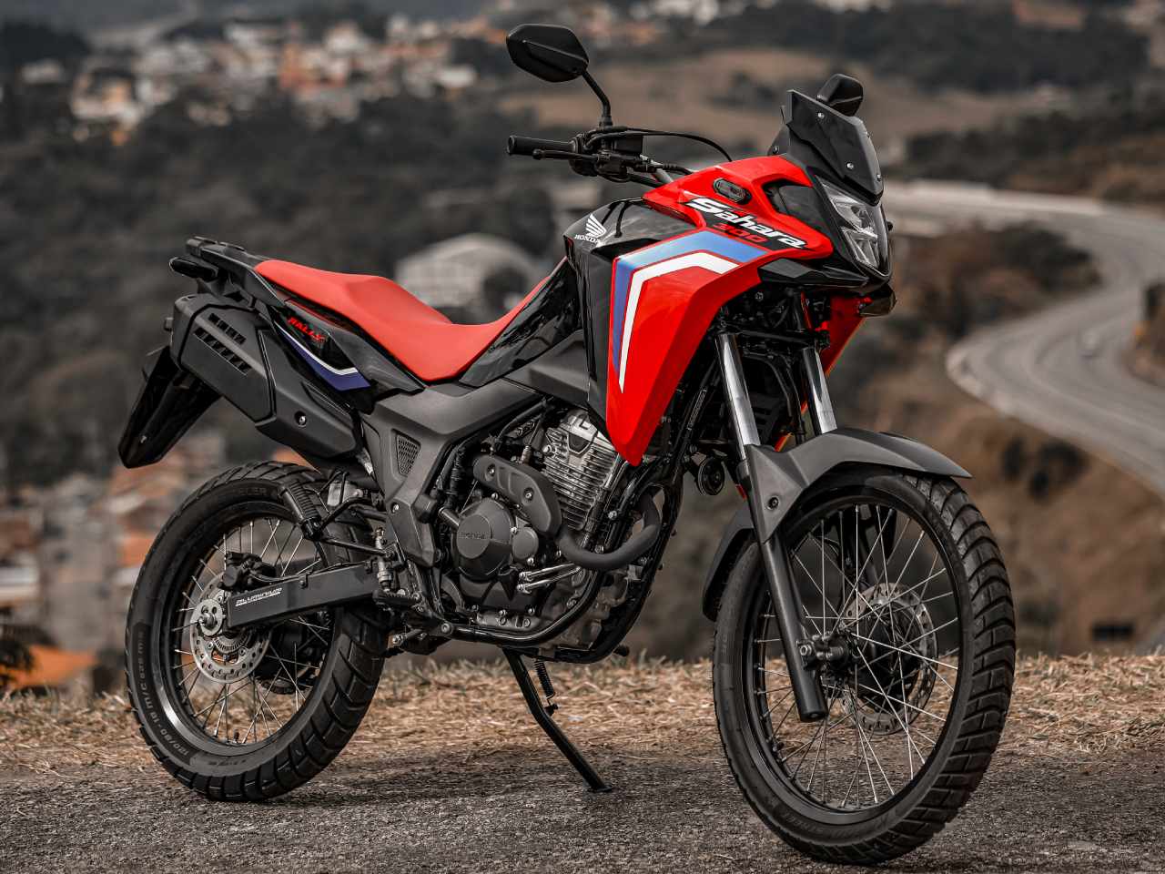 Honda�Sahara 300 2026 - 3/4 frente