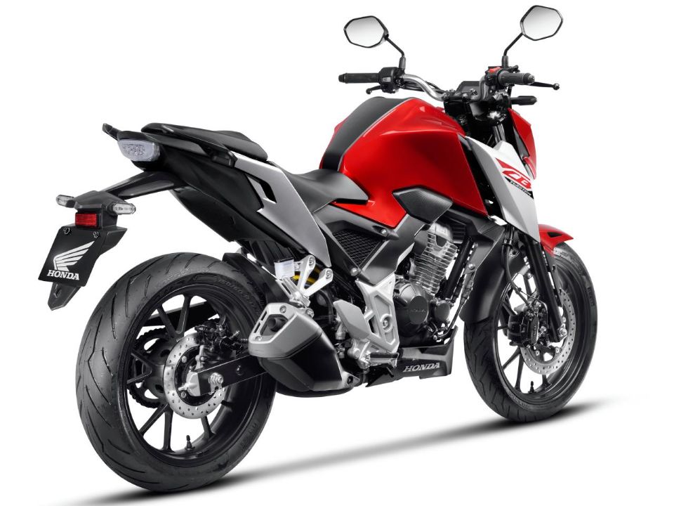 Honda�CB 300F Twister 2026 - 3/4 traseira