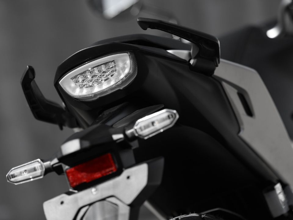Honda�CB 300F Twister 2026 - 3/4 traseira