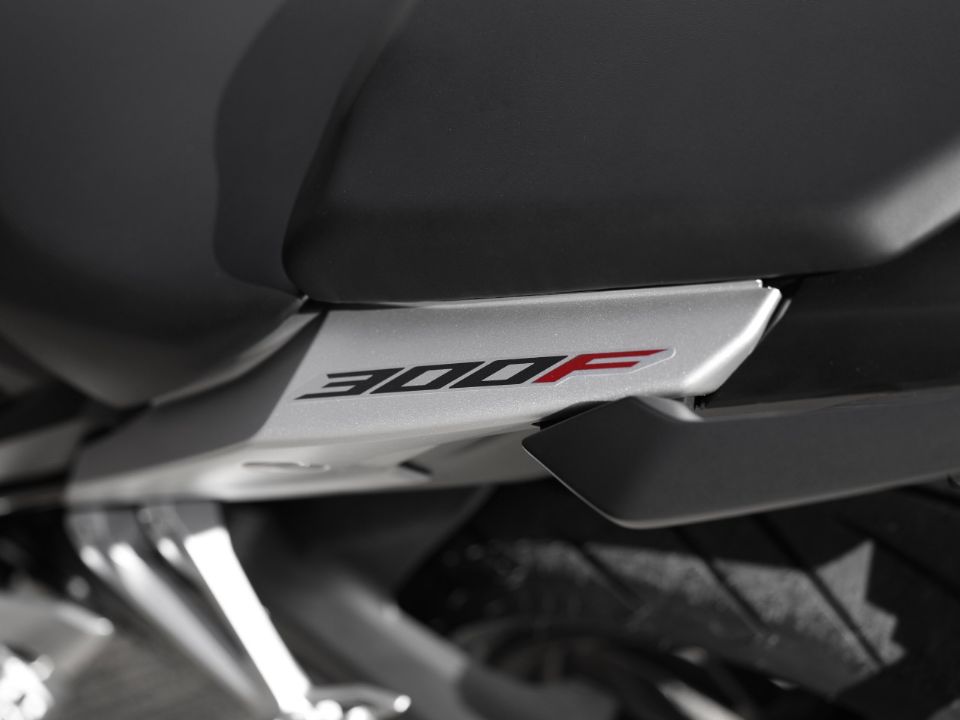 Honda�CB 300F Twister 2026 - 3/4 frente