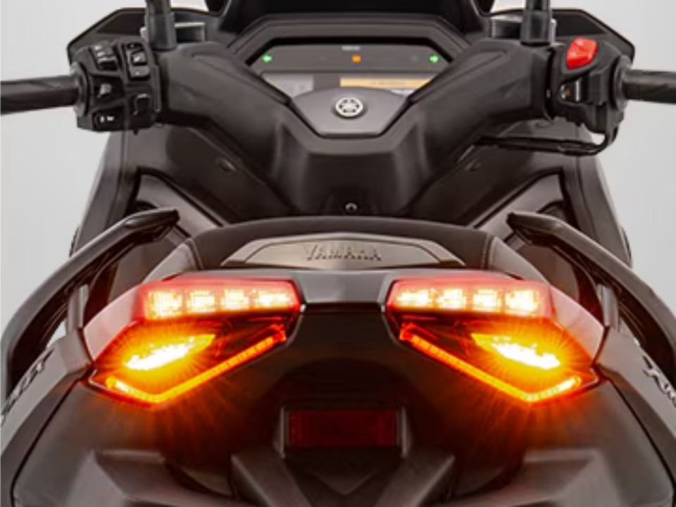 Yamaha�XMax 300 2026 - traseira