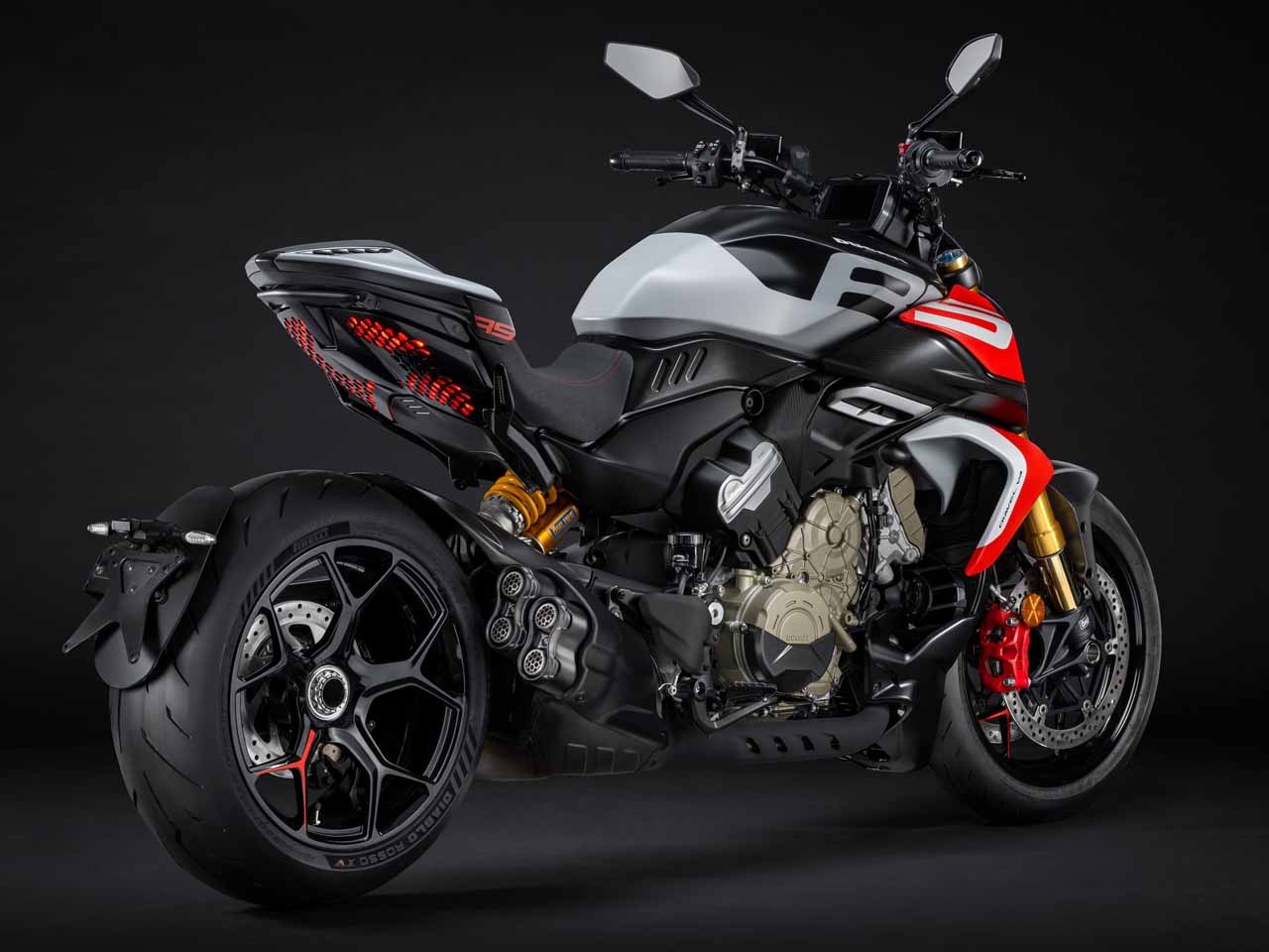 Ducati�Diavel V4 2025 - 3/4 traseira