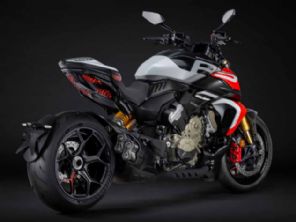 Diavel V4