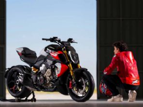 Diavel V4