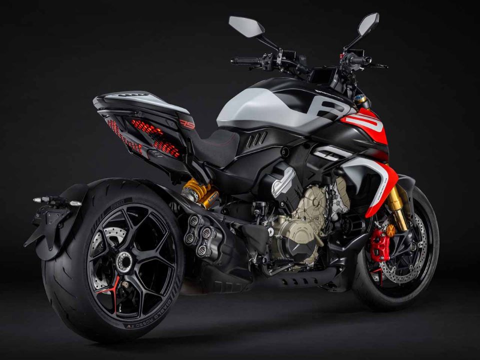 Ducati�Diavel V4 2025 - 3/4 traseira
