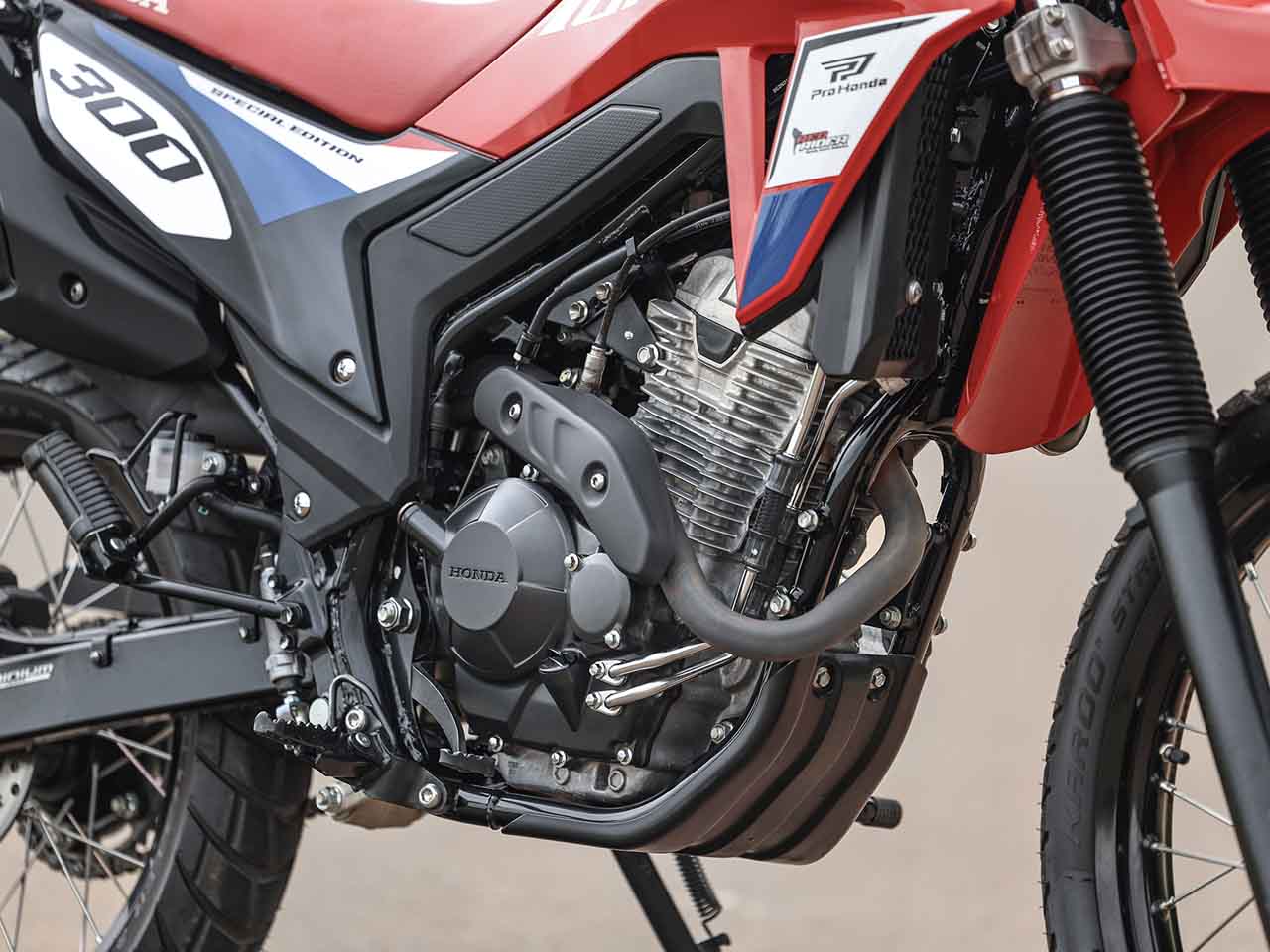 Honda�XR 300 L Tornado 2026 - acelerador