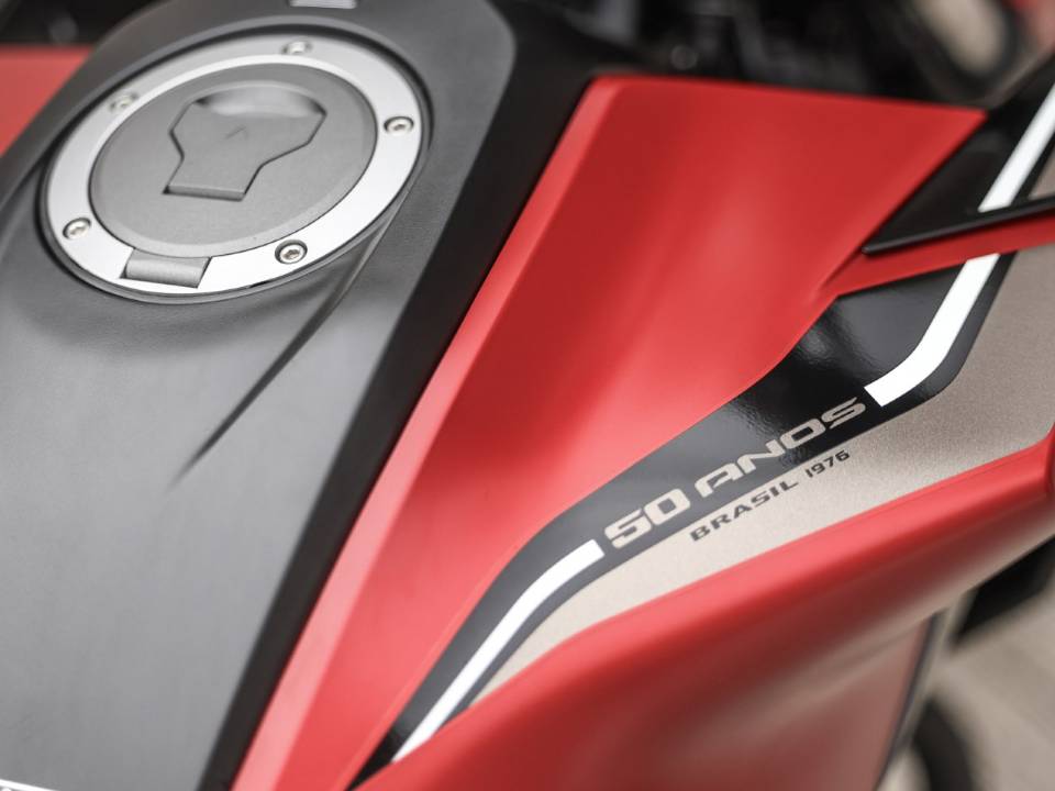 Honda CG 160 50 Anos 2026 Special Edition