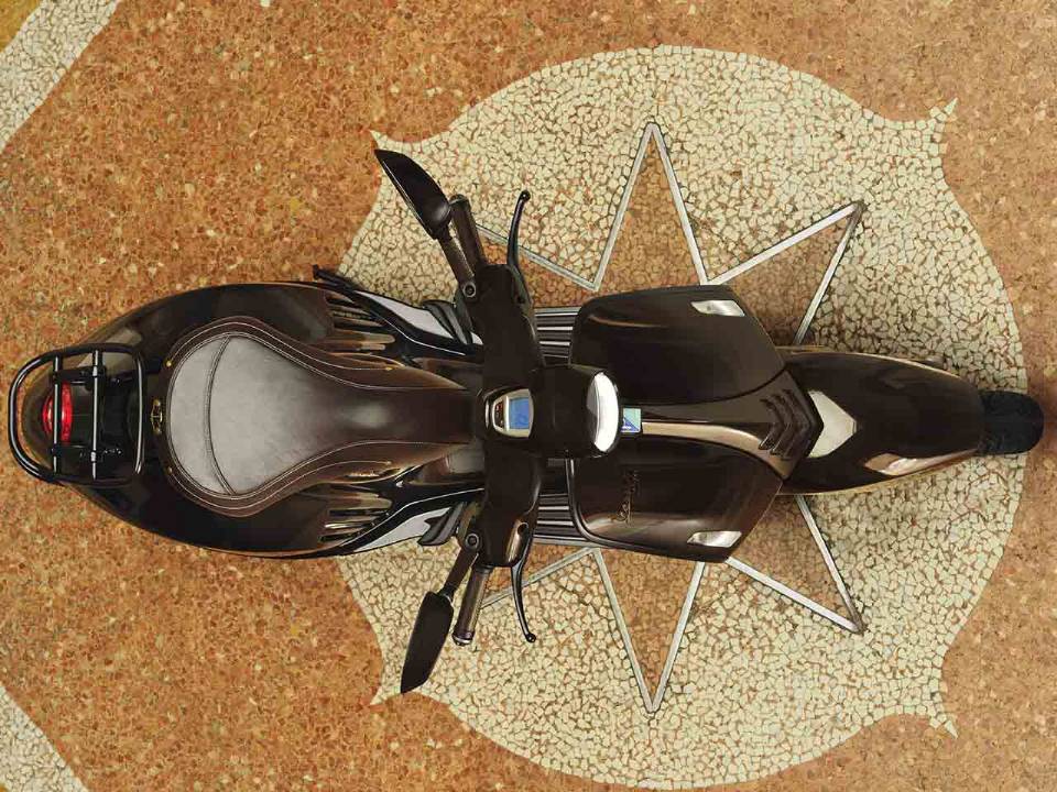 Vespa 946 Horse 2026