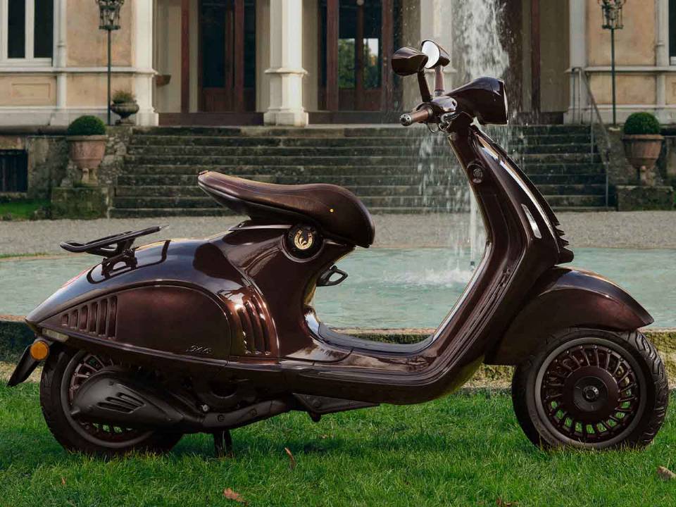 Vespa 946 Horse 2026