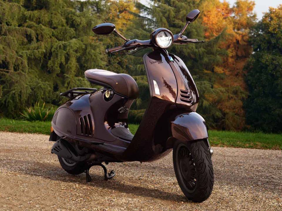 Vespa 946 Horse 2026