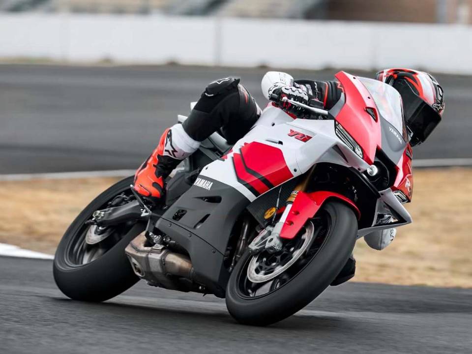 R9 comemorativa aos 70 anos da Yamaha