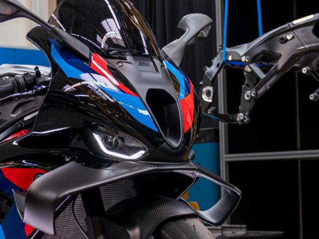 BMW M 1000 RR 2027 ganha chassi do Mundial de Superbike