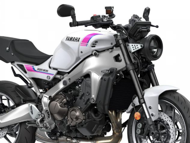 Yamaha XSR900 2027 ganha nova cor inspirada nas pistas dos anos 90
