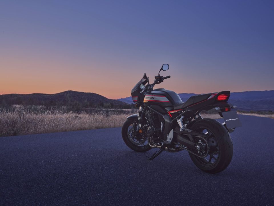 Honda�CB1000F 2026 - lateral