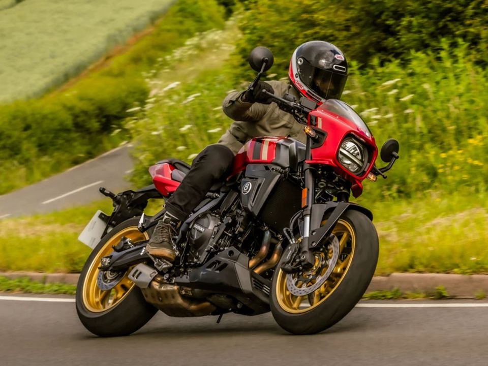 Suzuki�GSX-8TT 2027 - lateral