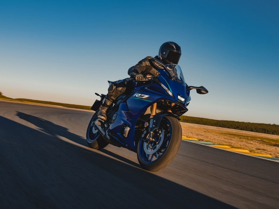 Yamaha R7 2027