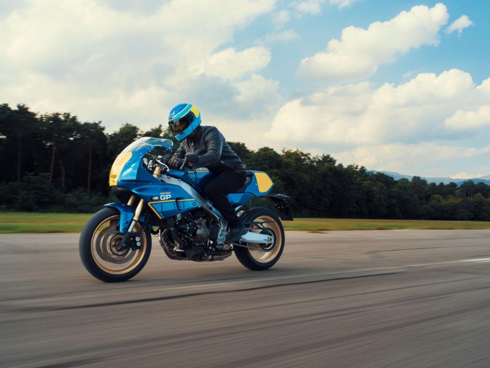 Yamaha�XSR900 GP 2027 - 3/4 frente
