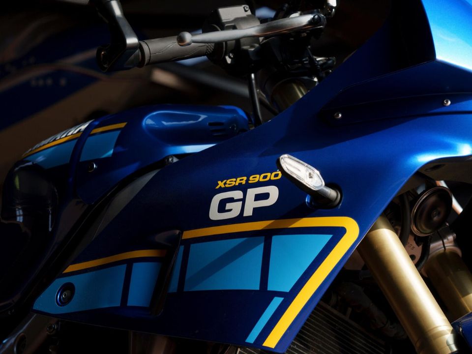 Yamaha�XSR900 GP 2027 - lateral